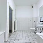 Komfortable Zentrum Perfekt Fuer Beruf & Handwerk *