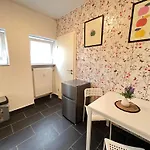 Apartament Komfortable Zentrum Perfekt Fuer Beruf & Handwerk Neumünster